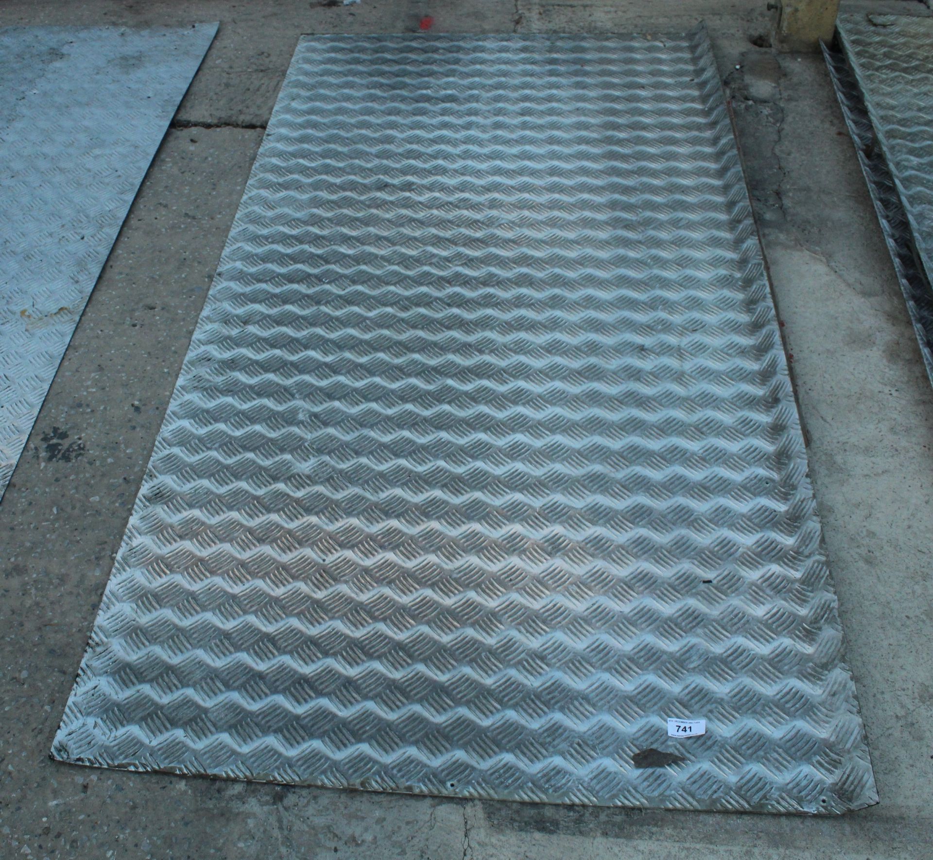 A LARGE ALUMINIUM CHEQUER PLATE NO VAT