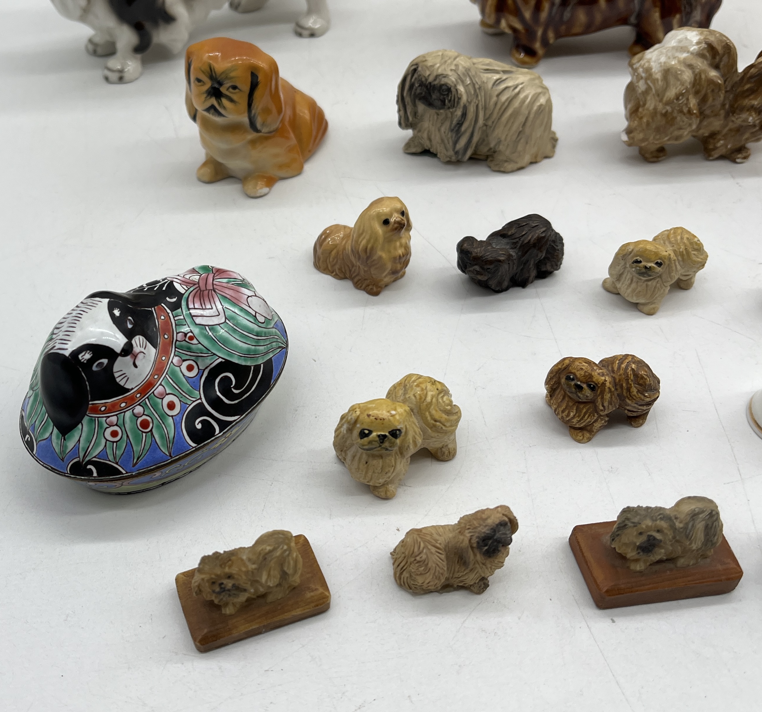 A collection of various Pekingese figures etc. - Image 5 of 5