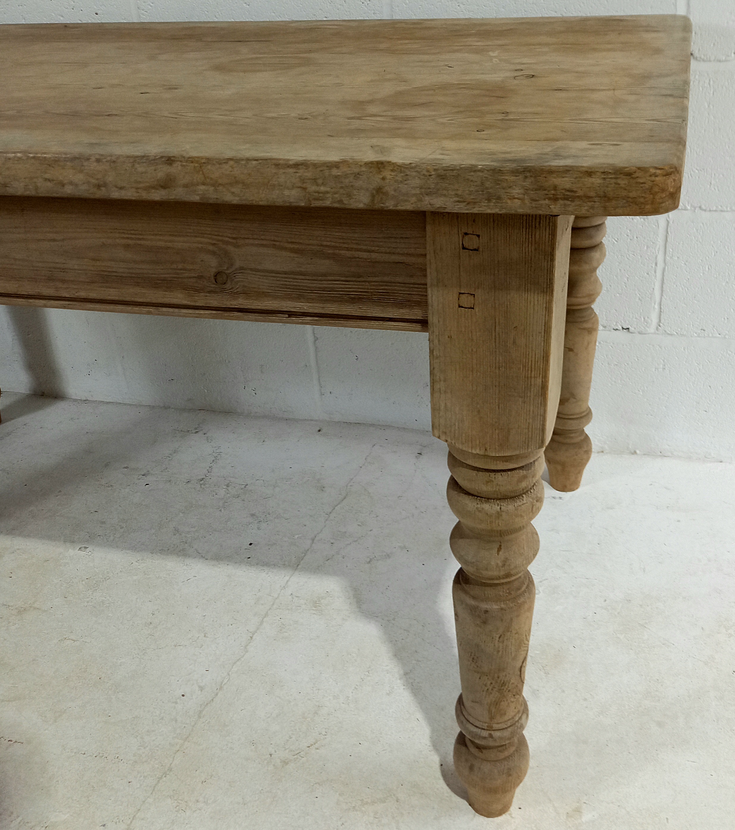 A rustic pine farmhouse dining table on turned column legs, 152cm length, 84cm wide, 78cm high. - Image 3 of 4