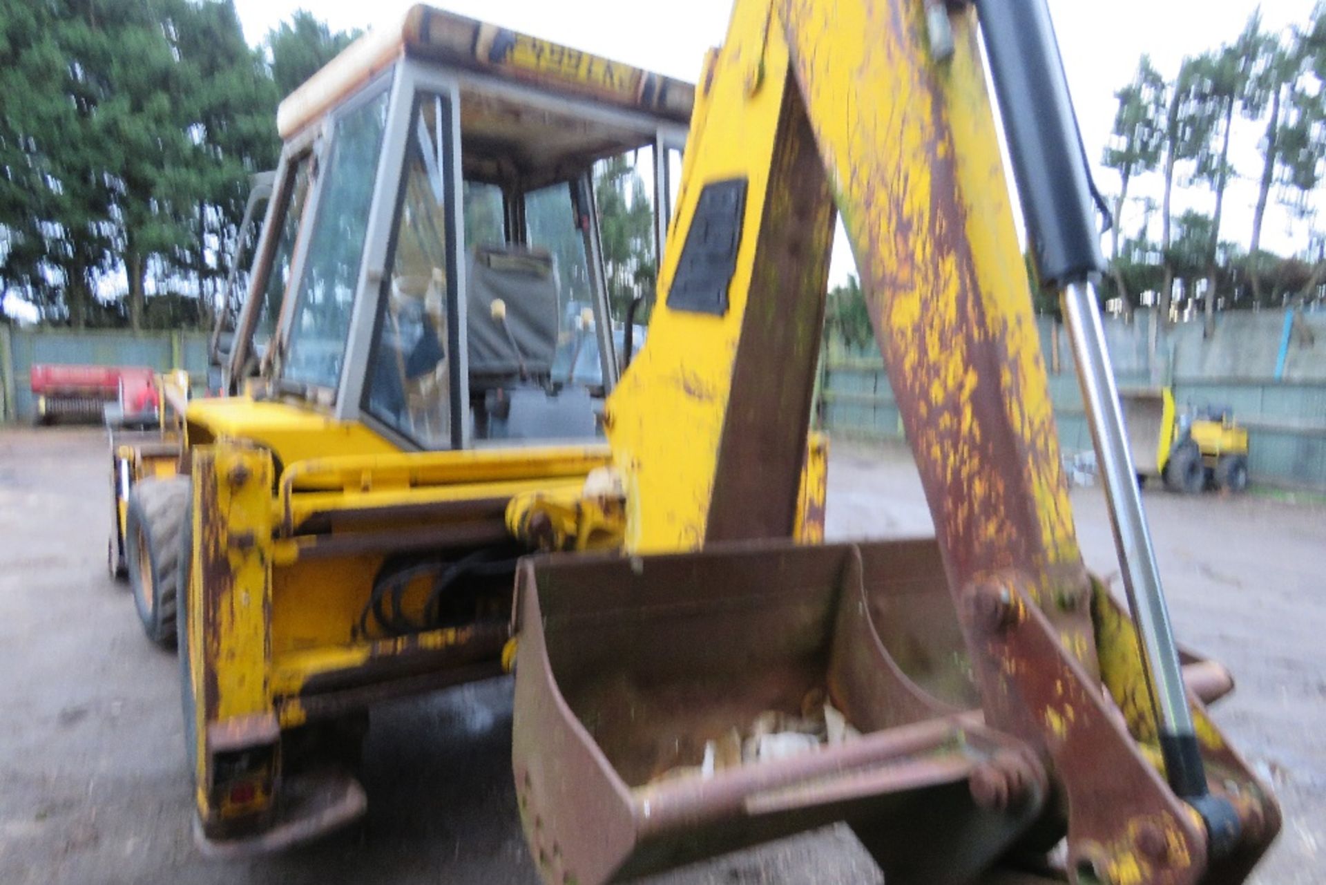 JCB 3CX BACKHOE LOADER. REG:F499 CKJ (LOG BOOK TO APPLY FOR). WHEN TESTED WAS SEEN TO RUN AND DRIVE, - Image 9 of 16