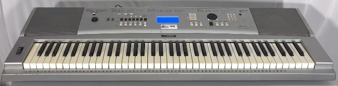 Yamaha Portable Grand DGX-230