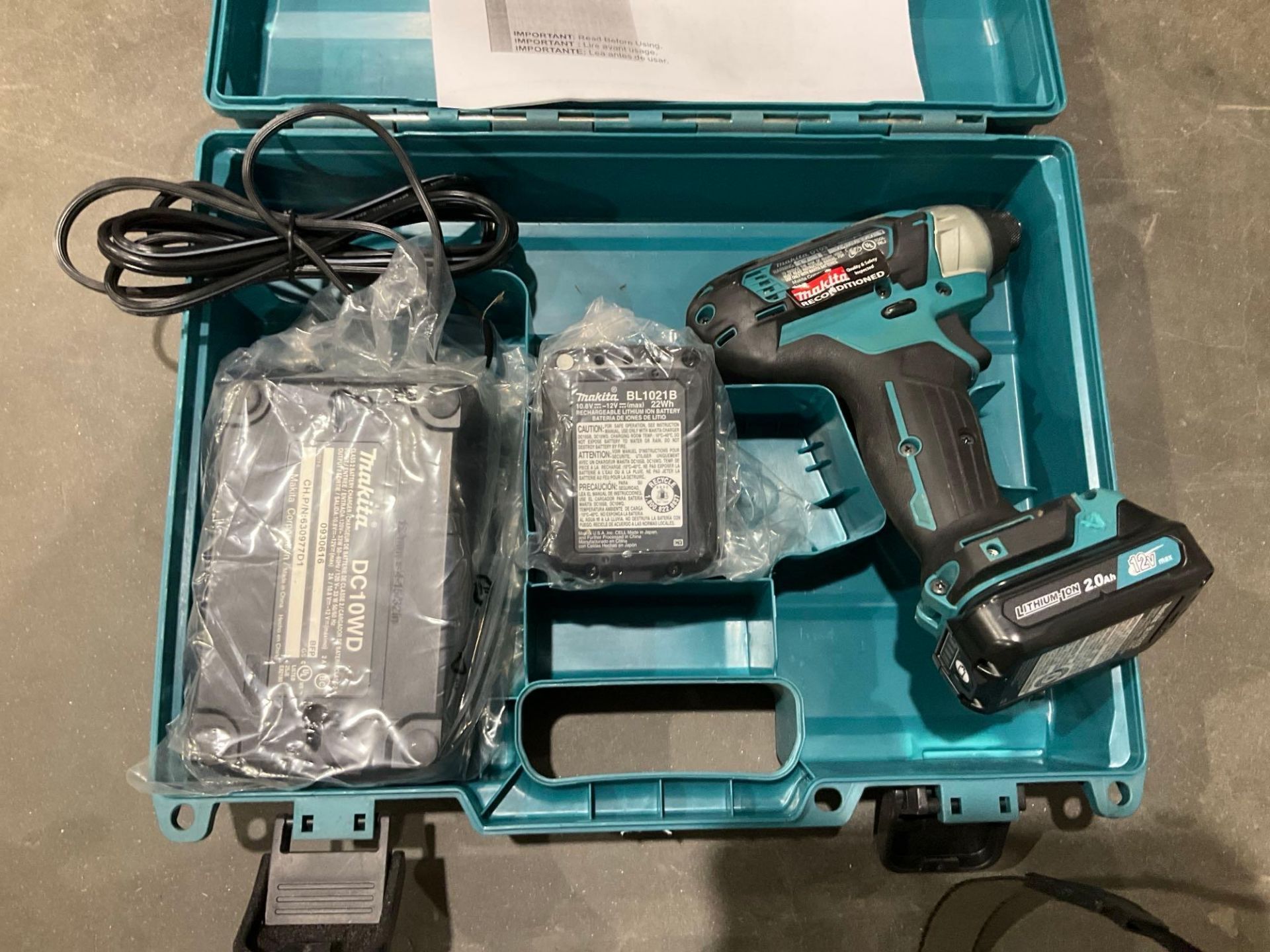 MAKITA CORDLESS IMPACT DRIVER MODEL DT03 IN CARRY CASE,RECONDITIONED, MAKITA DC10W CLASS 2 BATTERY - Image 3 of 9