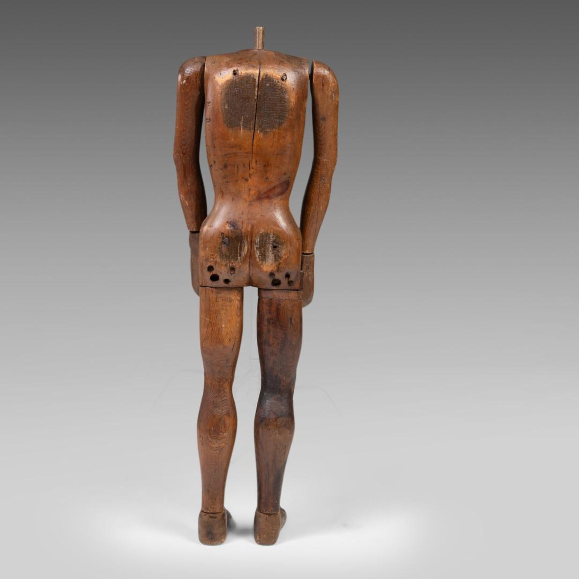 A 19thC articulated wooden mannequin, H 145 cm - Bild 5 aus 6