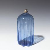 Neunpassige Branntweinflasche