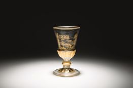 Pokal mit Goldmalerei