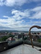 Unbekannter Künstler , Bronzene Garten Skulptur, signiert