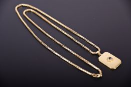 14K Boston-Kette mit einem 14K Medaillon, verziert mit einer kleinen Rosette aus Diamanten und einem