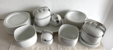 Rosenthal Suomi Gala, Speiseservice, Design Timo Sarpaneva, für zwölf Personen. Umfangreiches Speis