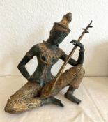 Lautenspielerin, Thailand, Bronzeskulptur.