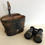 Fernglas, Antik, achtfache Vergrößerung, mit Lederetui.