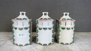 Drei Vorratsgefäße 21cm hoch