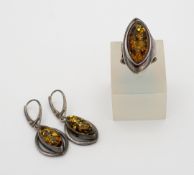 Ring und ein Paar Ohrringe, Bernstein, 925er Silber