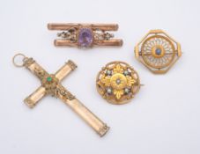 3 Broschen und 1 Kreuzanhänger, Doublé, um 1890/1900
