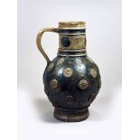 Krug, Deutsch, Steingut, ca. 17. Jh., H.: 26,3 cm. Guter, altersbedingter Zustand.