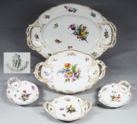 Fünf ovale Servier-Schalen "Bunte Blume Rokoko". NYMPHENBURG, 20. Jahrhundert.