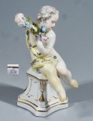 Putto als Allegorie des Frühlings. MEISSEN.