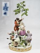 Große Gärtner Figurengruppe am Baum. MEISSEN 1774 - 1817.