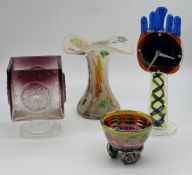 4 Glas/Keramikobjekte z.T. bez. S. Lohberg (Uhr) H bis ca. 32 cm Asp.