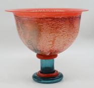 1 Glasobjekt bez. Kosta Boda wohl „Can Can“ H ca. 26 cm Asp.