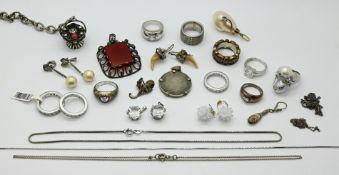 1 Konv. wohl vollständig Silber z.T. vergoldet