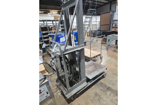 Manual Hydraulic Platform Stacker - Image 8 of 8