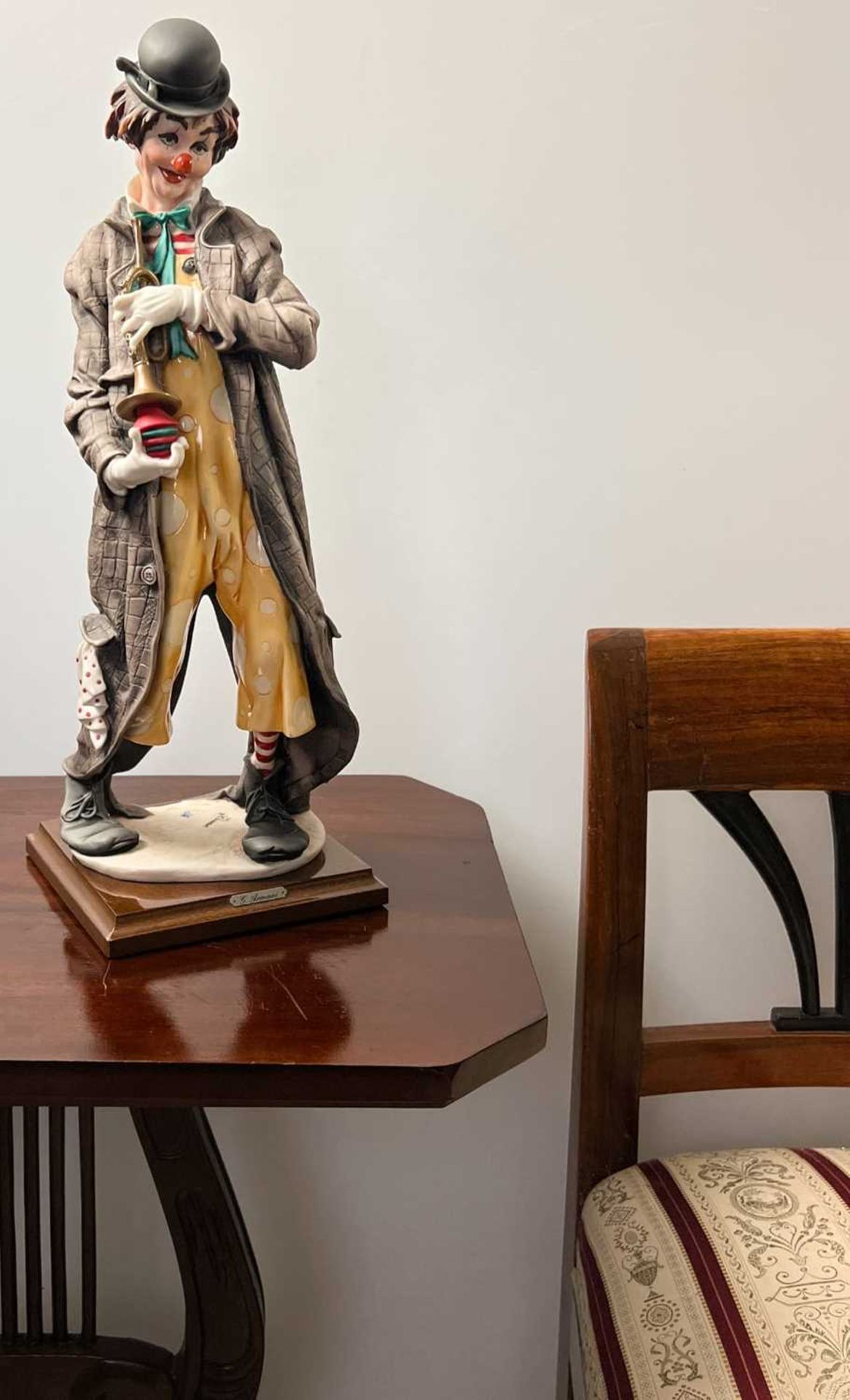 Armani, Giuseppe (1935-2006) Entwurf, Keramik Figur, der musikalische Clown von 1987, ca.47cm hoch - Bild 2 aus 9