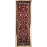 Teppich Mehraban, Schurwolle auf Baumwolle, seltene florale Musterung, Maße ca. 302x95cm, älter