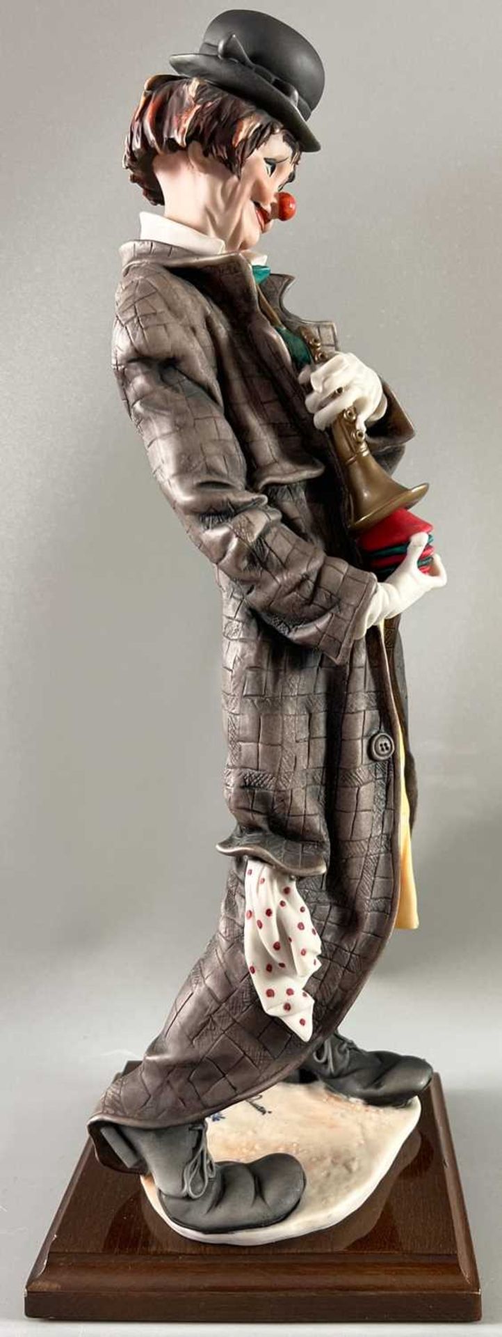 Armani, Giuseppe (1935-2006) Entwurf, Keramik Figur, der musikalische Clown von 1987, ca.47cm hoch - Bild 3 aus 9