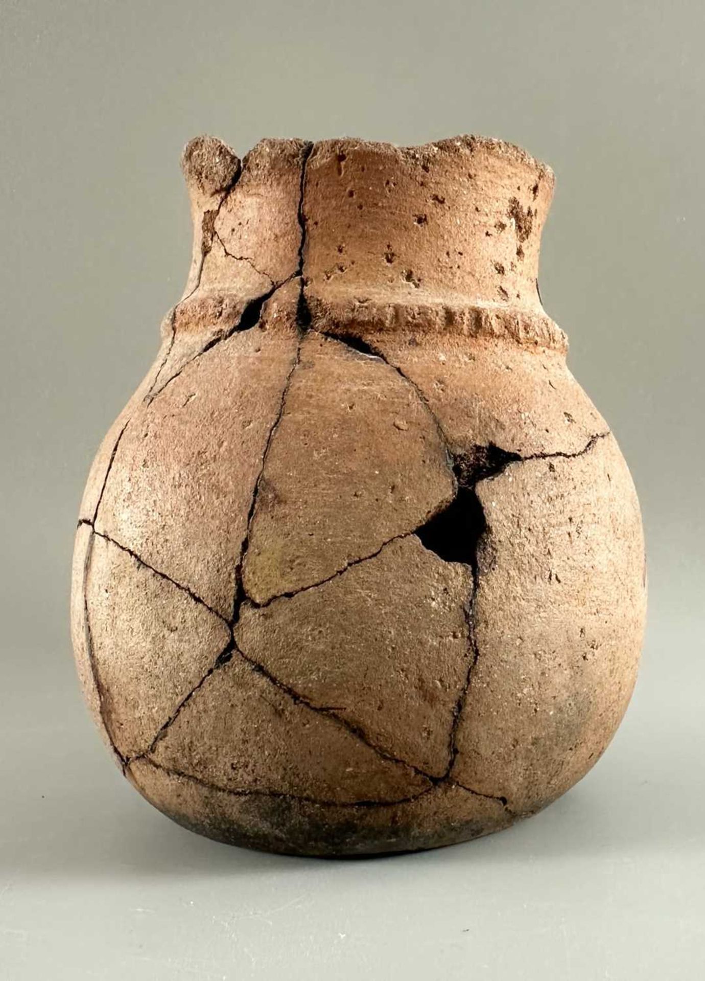 Ältere Ton Amphore, Urne oder Krug, Scherben, beschädigt und Fehlteile