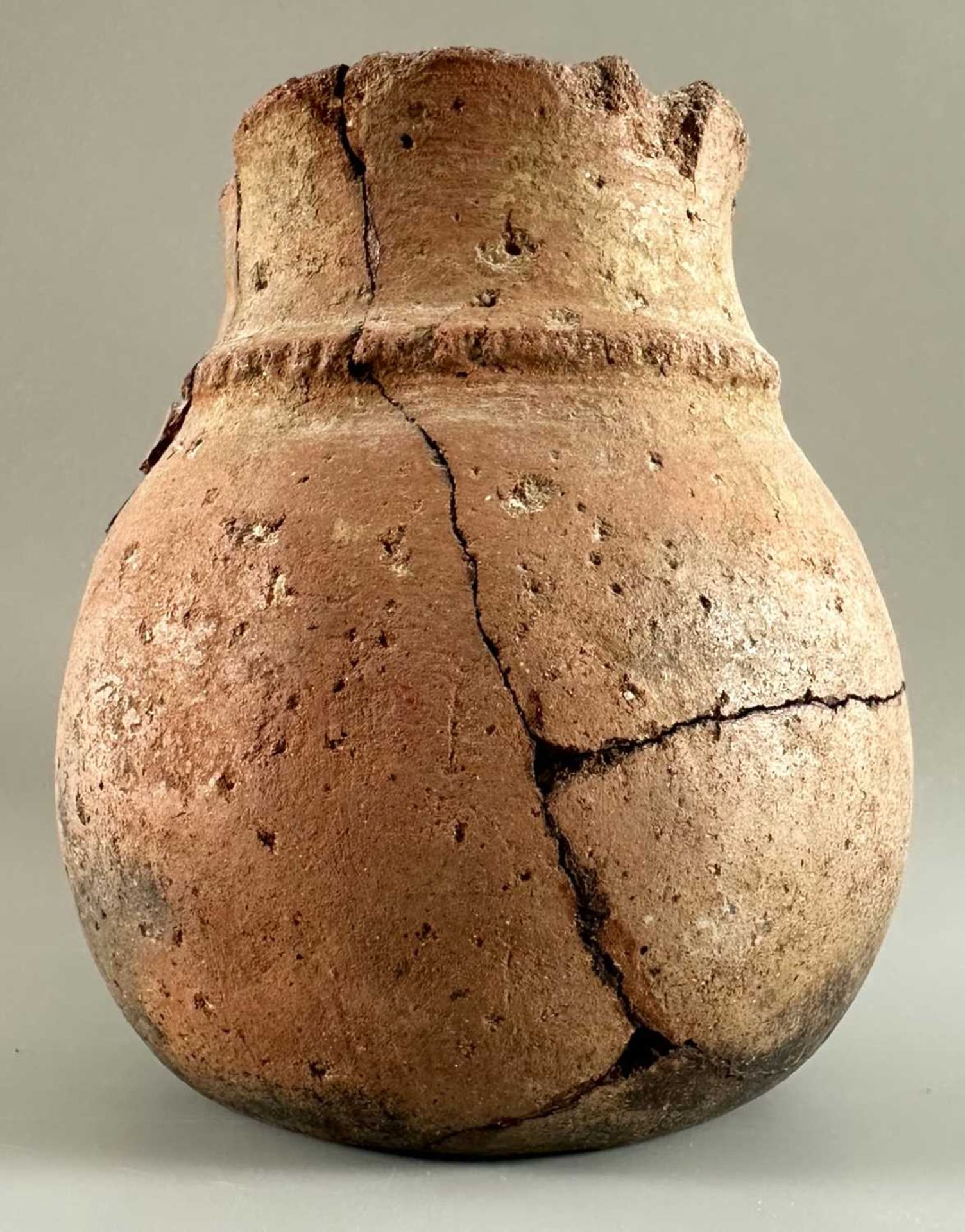 Ältere Ton Amphore, Urne oder Krug, Scherben, beschädigt und Fehlteile - Bild 3 aus 5