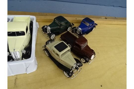 8 Classic diecast cars - Image 3 of 4