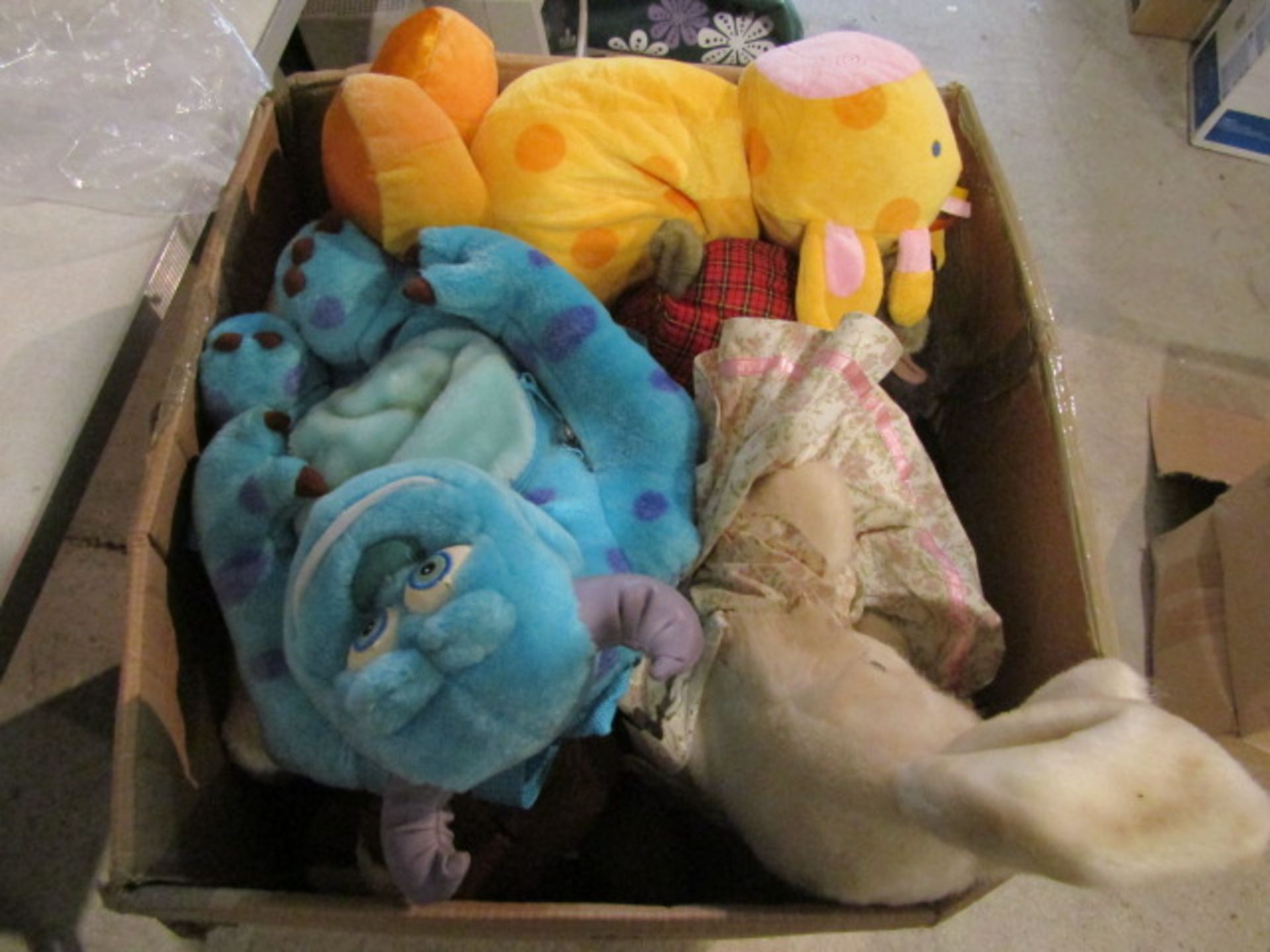 A large collection of soft toys - Image 12 of 12