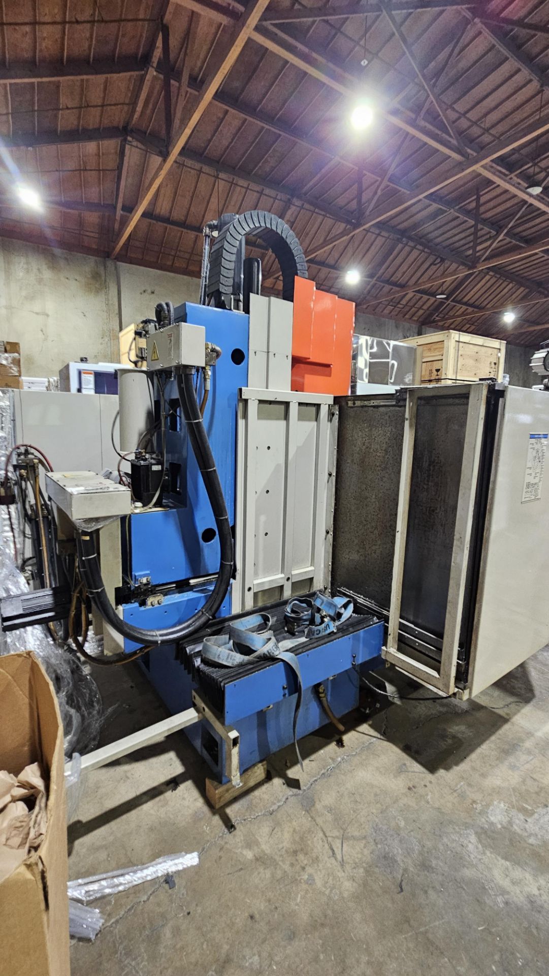 Mazak VTC-41M CNC Vertical Machining Center â€" 7.5HP â€" Mazatrol EIA - Image 14 of 15