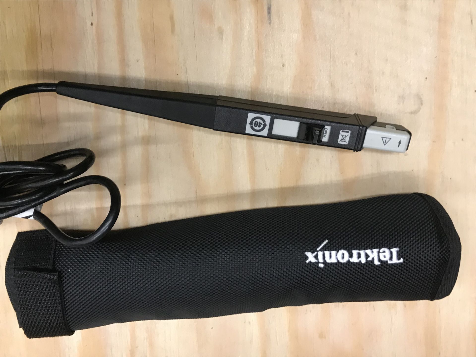 Tektronix TCP312 Current Probe 30A DC/AC with Soft Case - Image 3 of 4