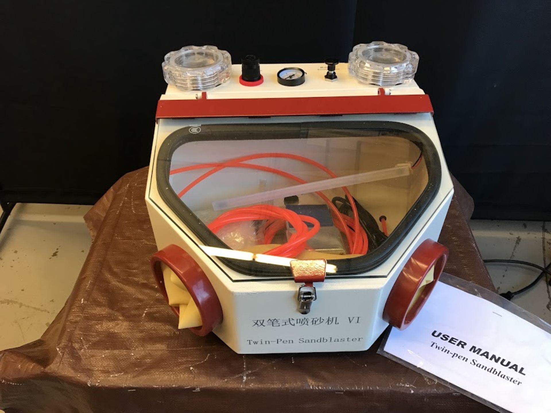 Twin-Pen Micro Sandblaster VI w/ Dual Tanks & Pressure Gauge