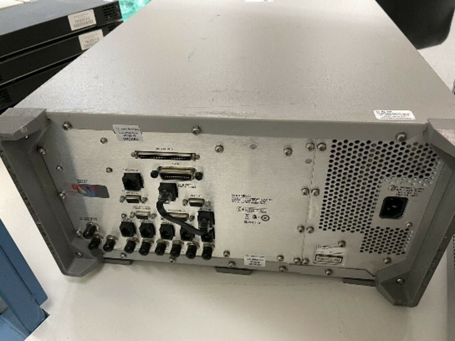 Agilent 8960 E5515C Wireless Communication Test Set | Series 10 - Image 14 of 17