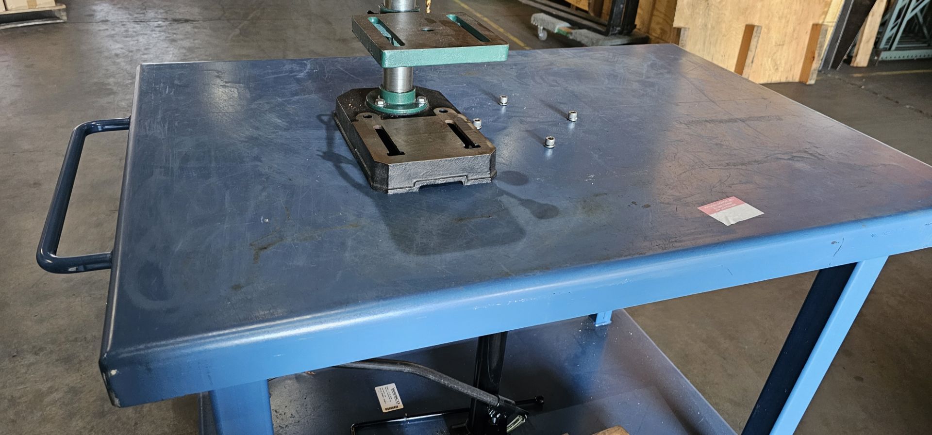 Wesco LT-20-3248 Heavy Duty Hydraulic Lift Table - 2000 lbs Capacity - Image 2 of 8