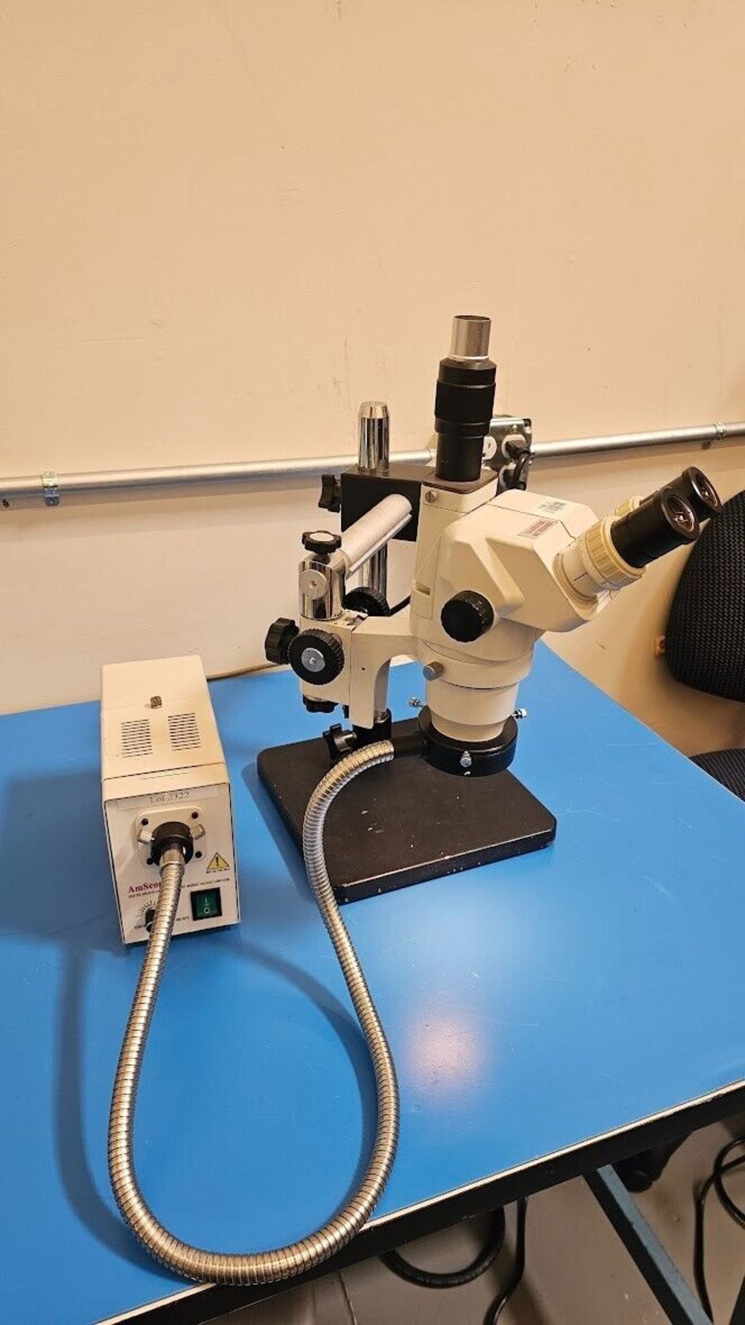 Binocular Zoom Stereo Microscope with Flex Arm Stand 104B - Image 2 of 9