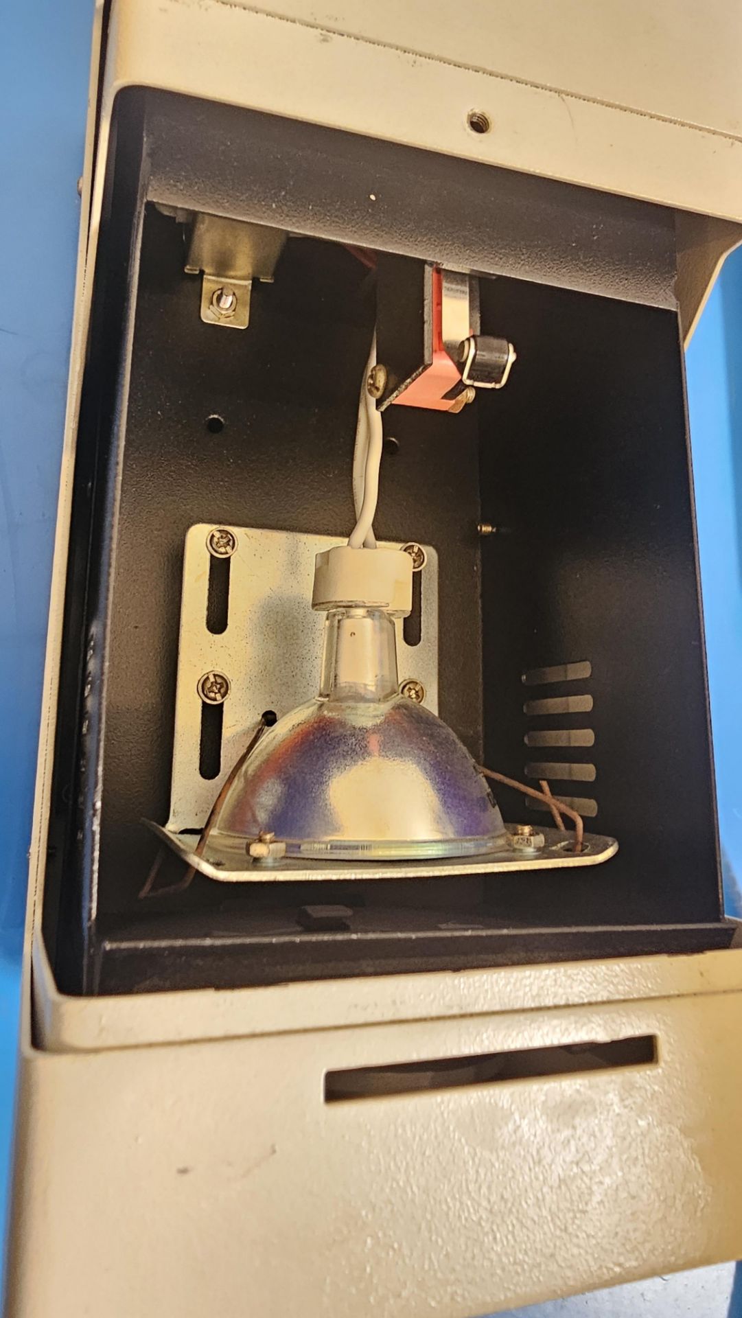 AmScope 150W Cold-Light Fiber Optic Microscope Illuminator w/ Haloid Lamp & Ring - Image 4 of 6