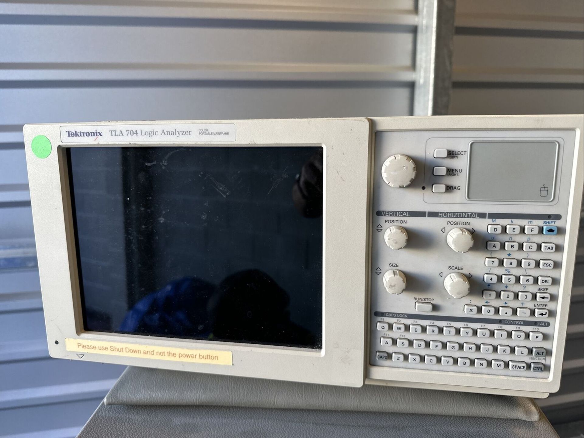 Tektronix TLA 704 / TLA 714Logic Analyzer