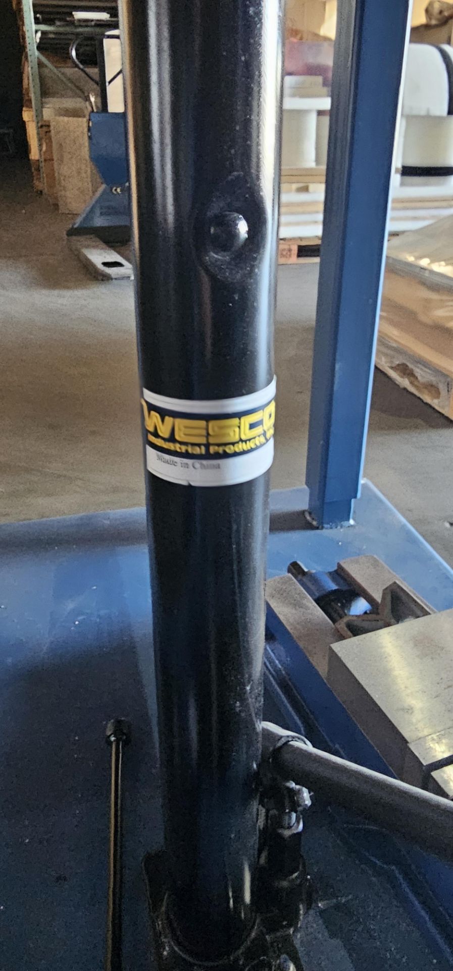 Wesco LT-20-3248 Heavy Duty Hydraulic Lift Table - 2000 lbs Capacity - Image 5 of 8