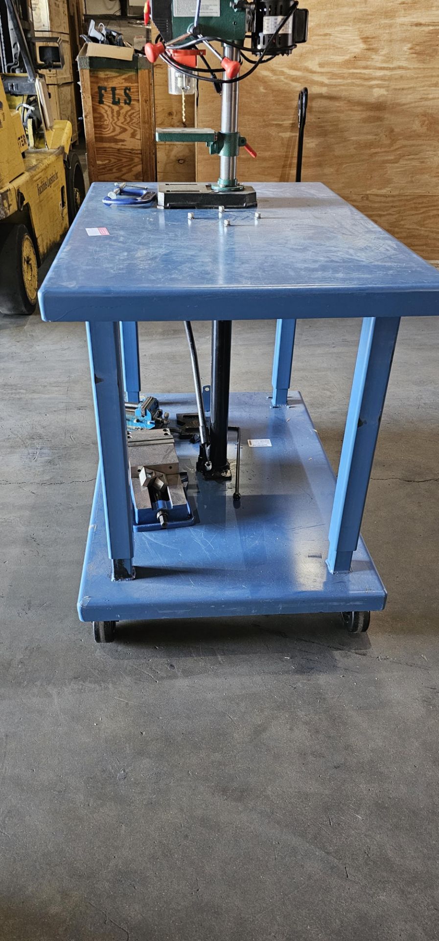 Wesco LT-20-3248 Heavy Duty Hydraulic Lift Table - 2000 lbs Capacity - Image 6 of 8