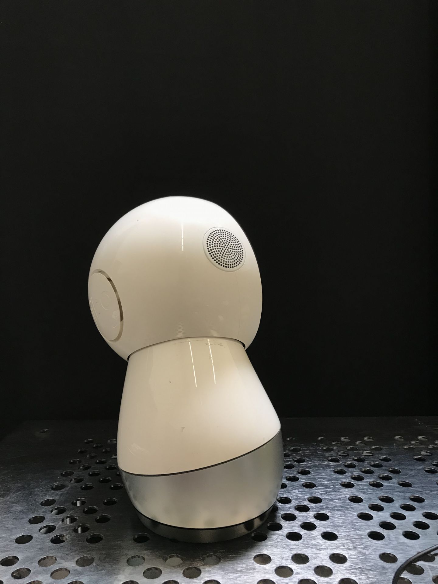 JIBO Robot BOJW-1000-0017 Jade-Turns On... - Image 3 of 4