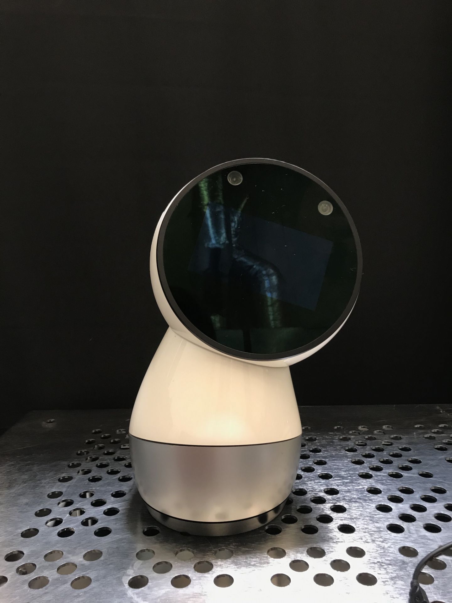 JIBO Robot BOJW-1000-0017 Jade-Turns On... - Image 4 of 4