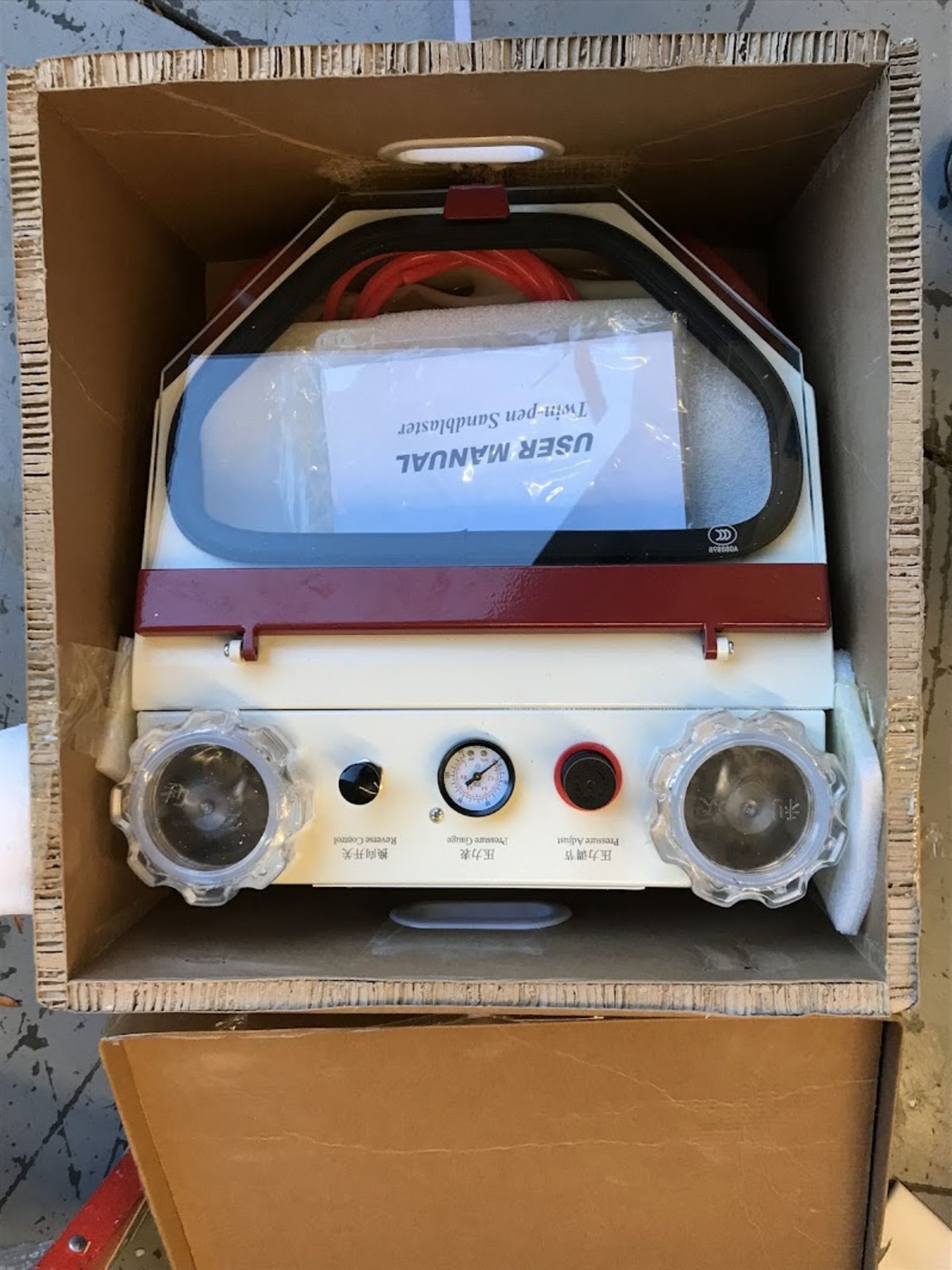 Twin-Pen Micro Sandblaster VI w/ Dual Tanks & Pressure Gauge - Image 6 of 6