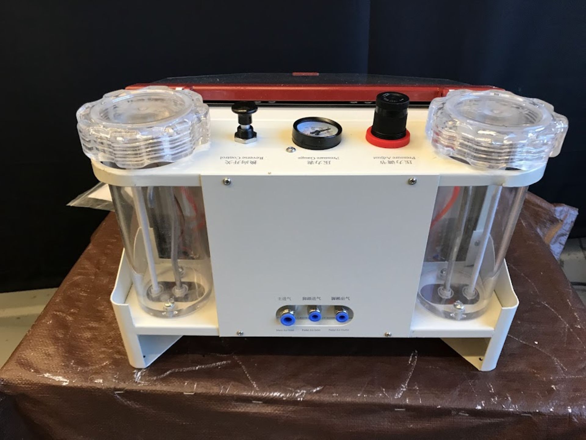 Twin-Pen Micro Sandblaster VI w/ Dual Tanks & Pressure Gauge - Image 4 of 6