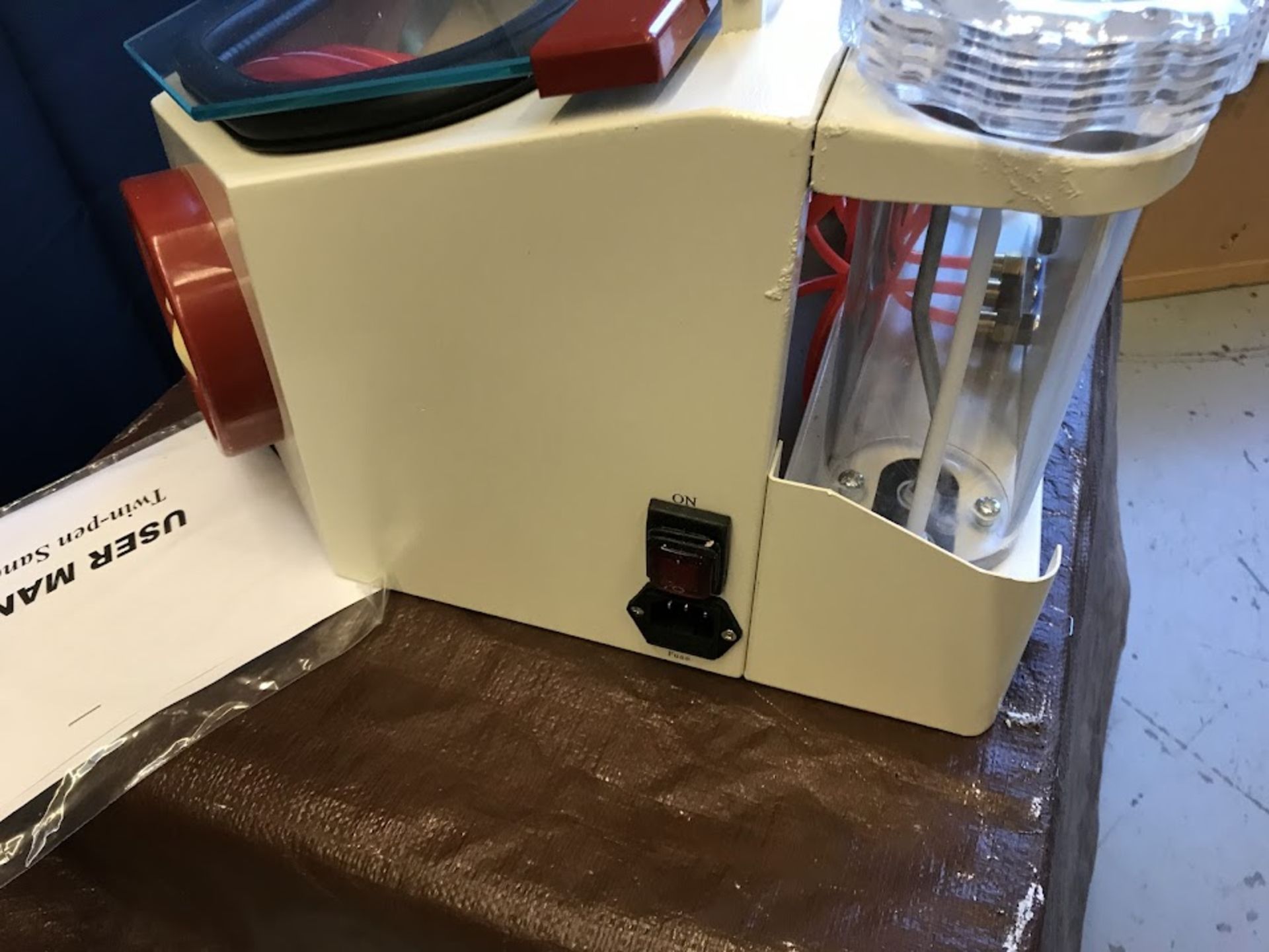 Twin-Pen Micro Sandblaster VI w/ Dual Tanks & Pressure Gauge - Image 5 of 6