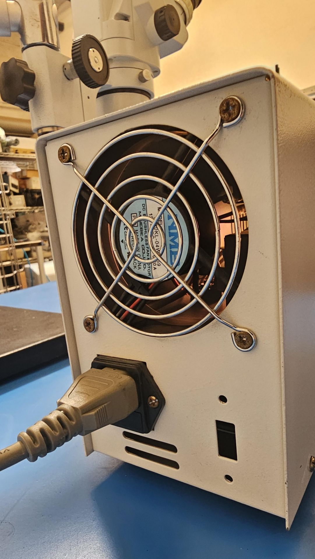 AmScope 150W Cold-Light Fiber Optic Microscope Illuminator w/ Haloid Lamp & Ring - Image 3 of 6