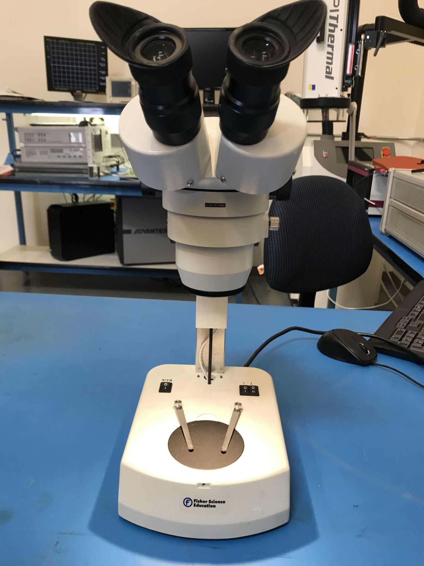 Fisher Science Binocular Stereo Microscope with Built-in Illumination - Image 2 of 5