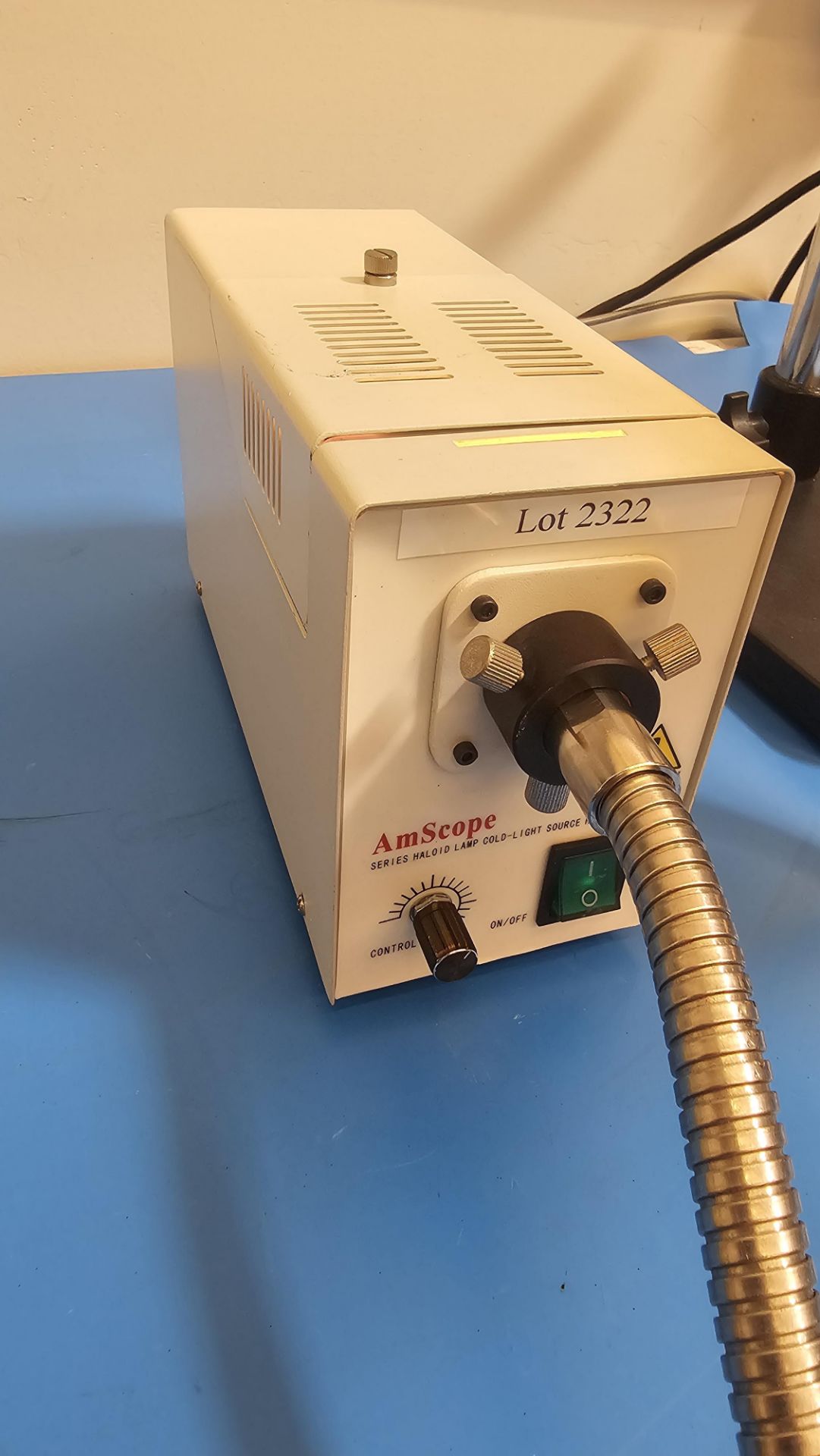 AmScope 150W Cold-Light Fiber Optic Microscope Illuminator w/ Haloid Lamp & Ring